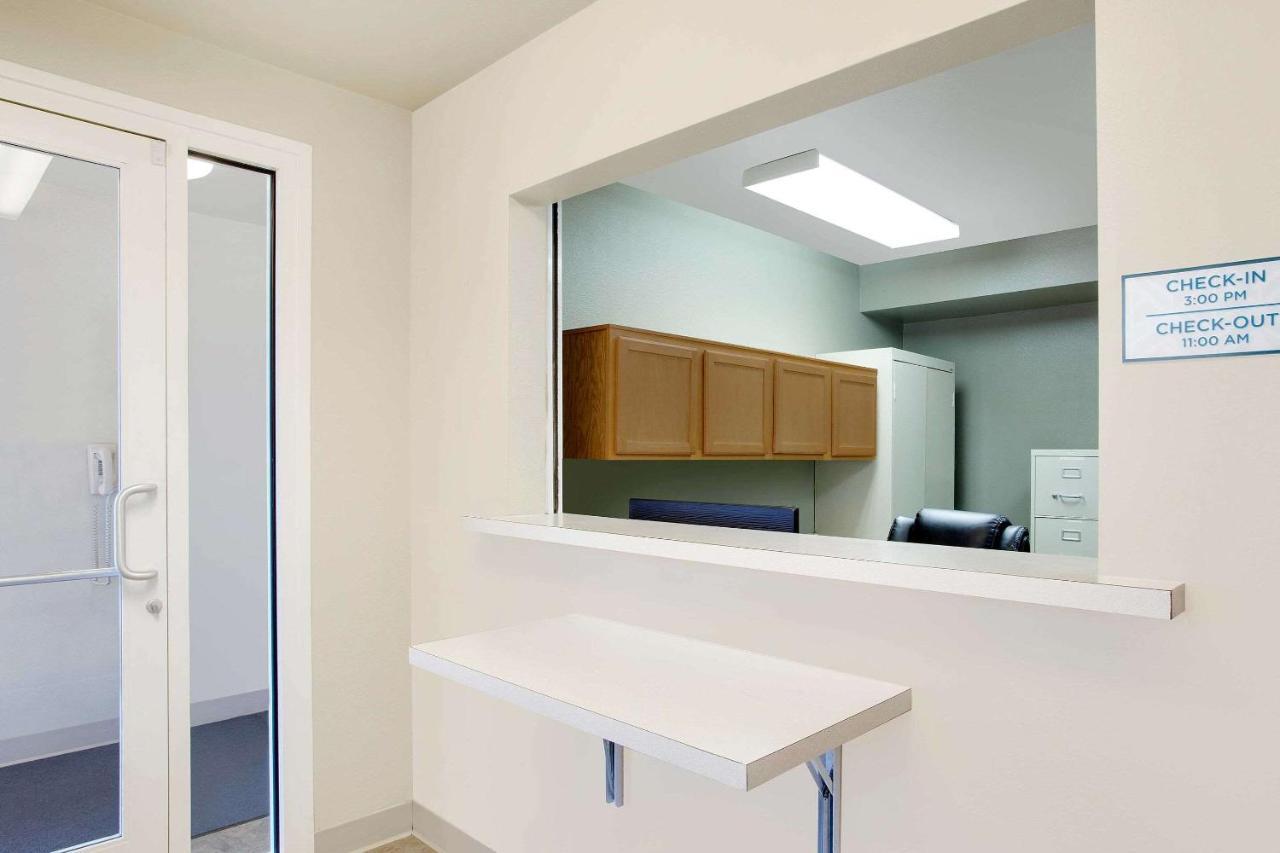 Woodspring Suites Baton Rouge East I-12 מראה חיצוני תמונה