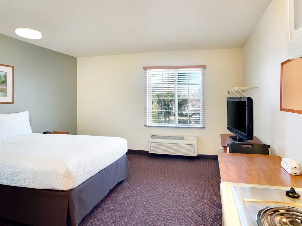 Woodspring Suites Baton Rouge East I-12 מראה חיצוני תמונה